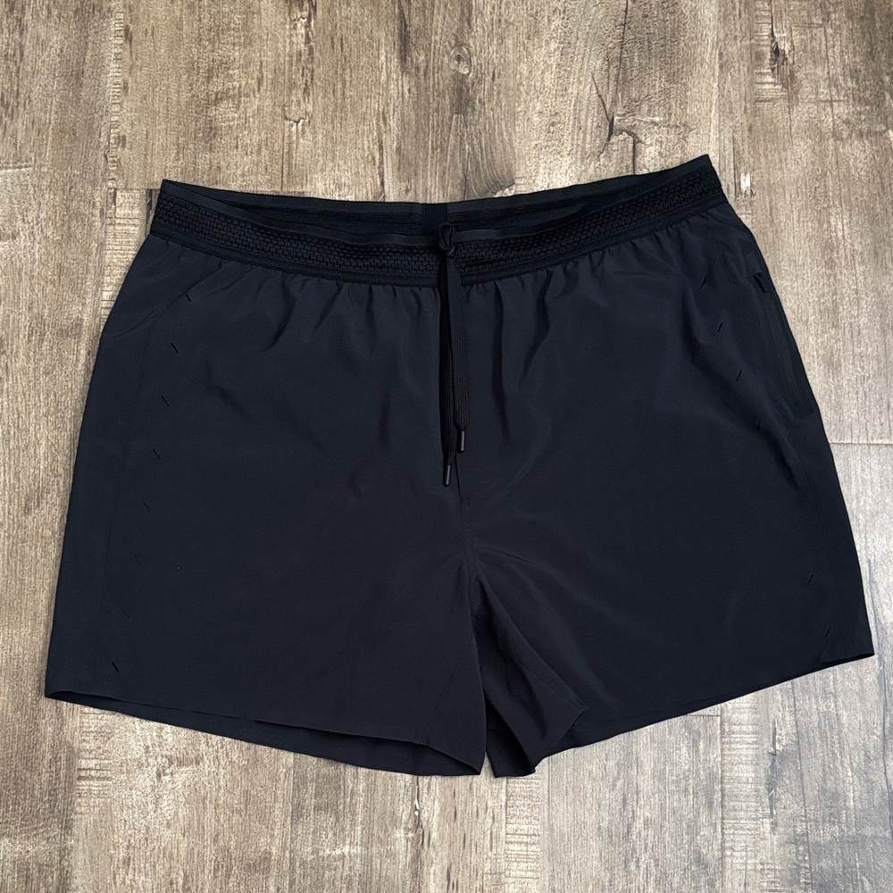 Ten Thousand Black 5” Lined The Session Short